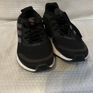 adidas shoes size 8 womens used but just need whiped off good  walking/running